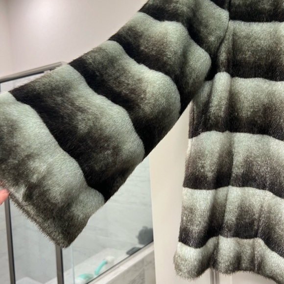 Calvin Klein ladies Faux Fur Stripe Jacket, Grey ombré size L Never worn v - Picture 5 of 9